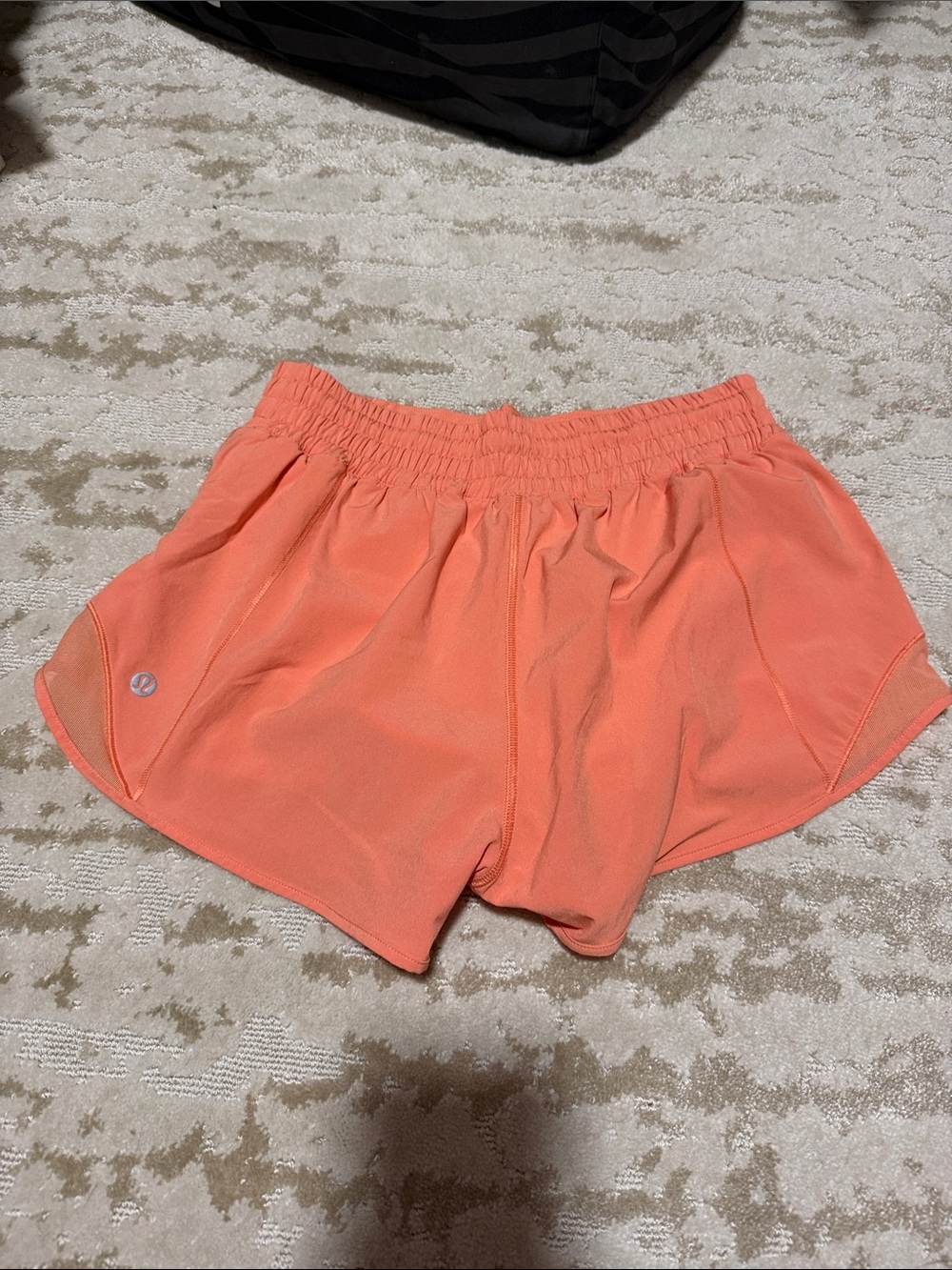 lululemon athletica Coral Running Shorts high rise, 2.5in seam - Picture 2 of 5